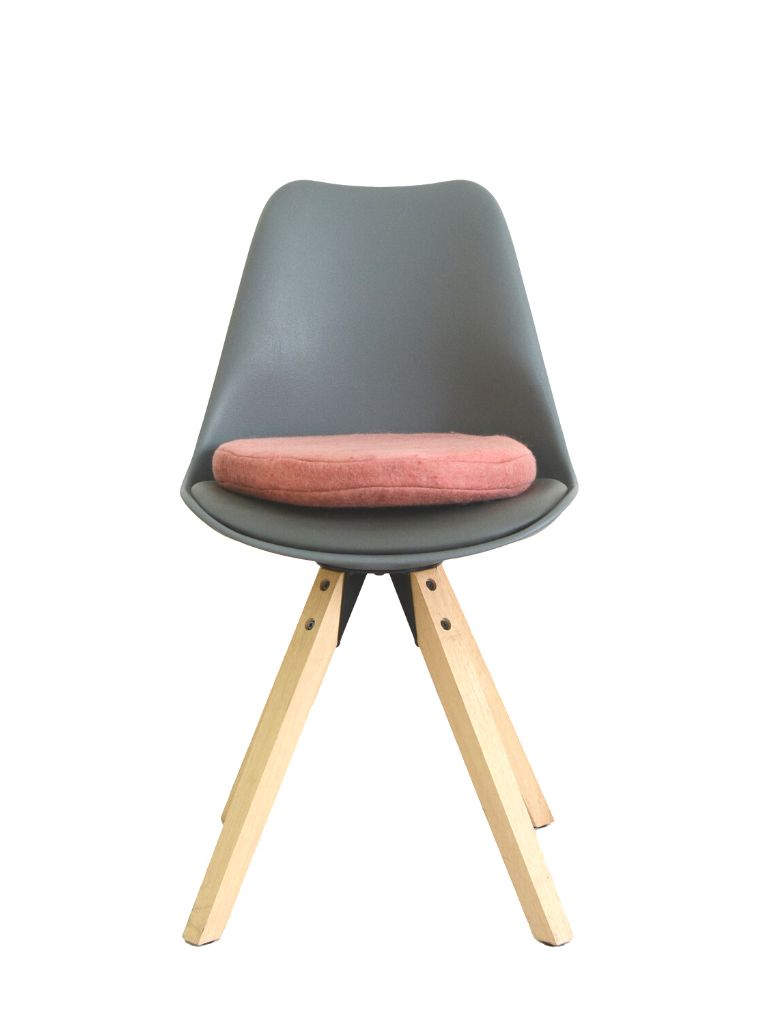 https://woollyfelt.com/wp-content/uploads/2022/04/handmade-rose-pink-thick-chair-pad.jpg.jpg