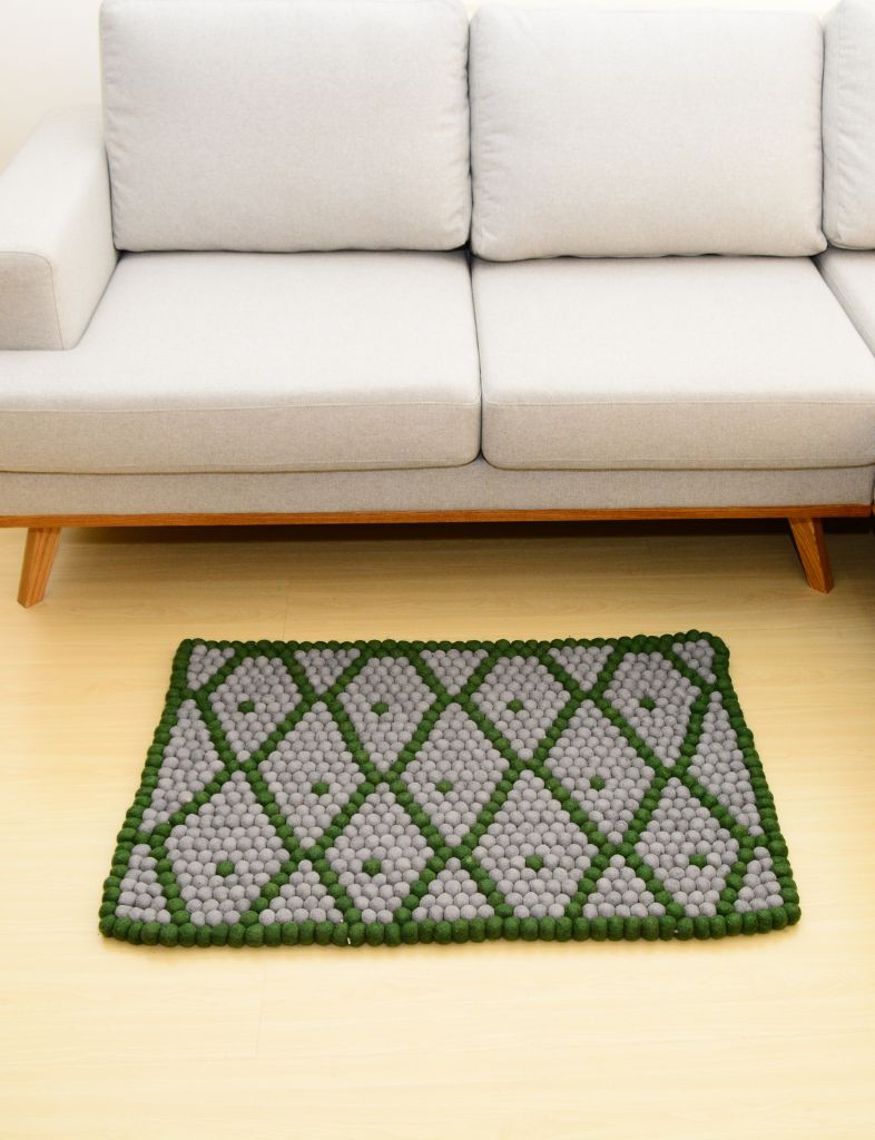 handmade green border rectangular mat